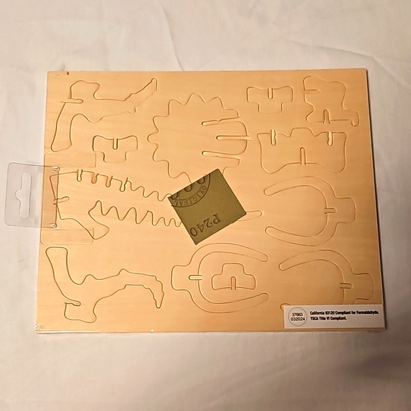 3 NWT Dinosaur Puzzle Model Kits - Picture 4 of 10